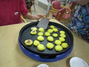 芋餅焼いてかえして早くたべたいなあ～